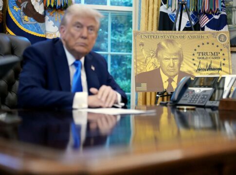 trump-lanca-“gold-card”,-visto-de-us$-1-milhao-para-estrangeiros