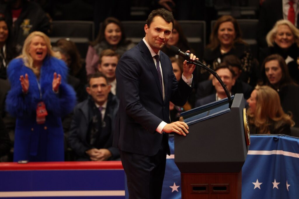 trump-vai-discursar-em-velorio-de-charlie-kirk,-ativista-morto-nos-eua