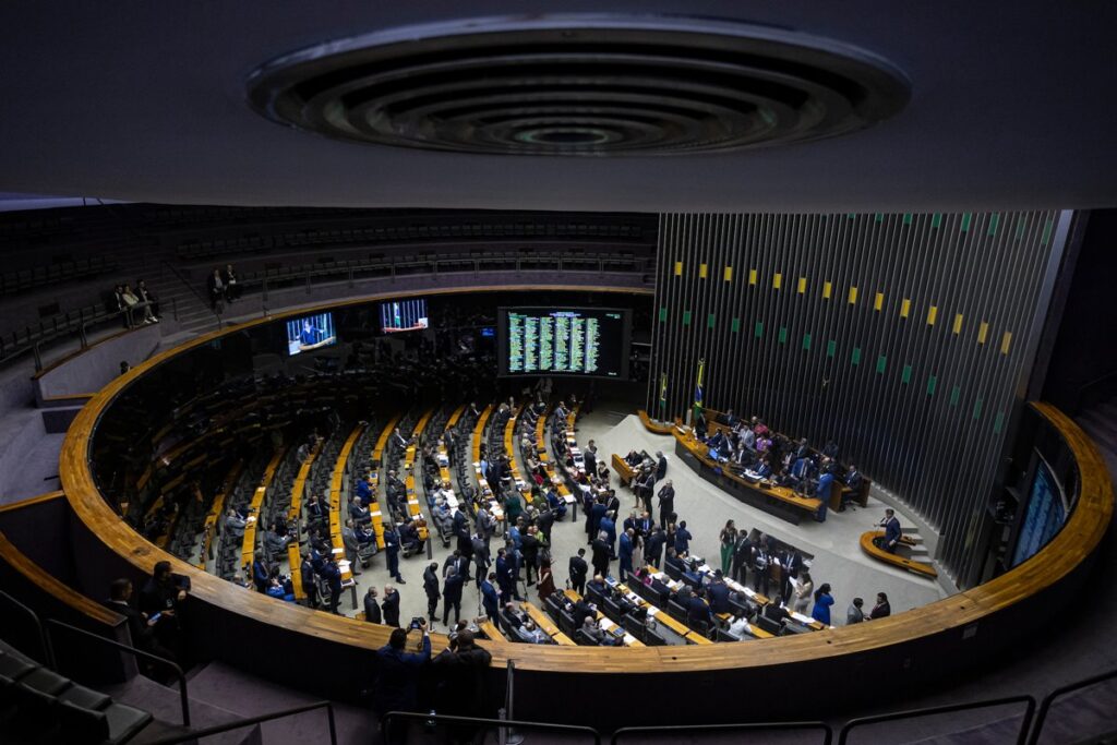 pl-da-dosimetria-contraria-da-oposicao-a-base-e-amplia-tensao-no-congresso