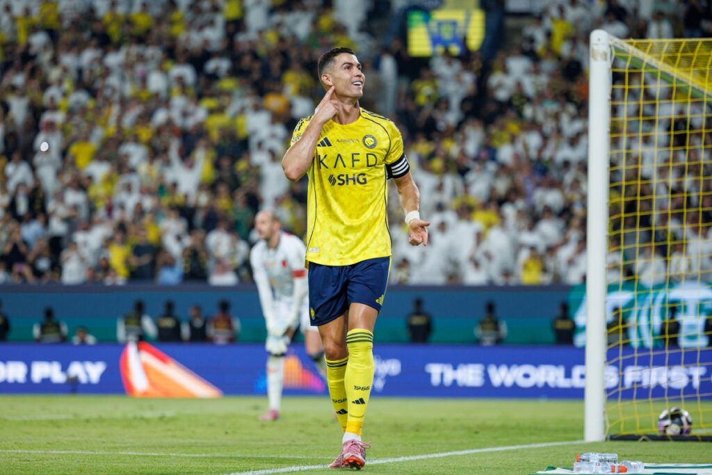 cristiano-ronaldo-faz-dois-gols-e-se-aproxima-de-gol-mil;-confira
