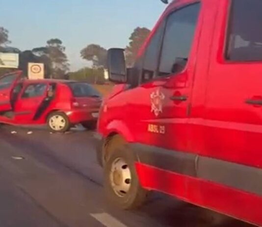 mulher-fica-presa-em-ferragens-apos-colisao-entre-carro-e-onibus-no-df