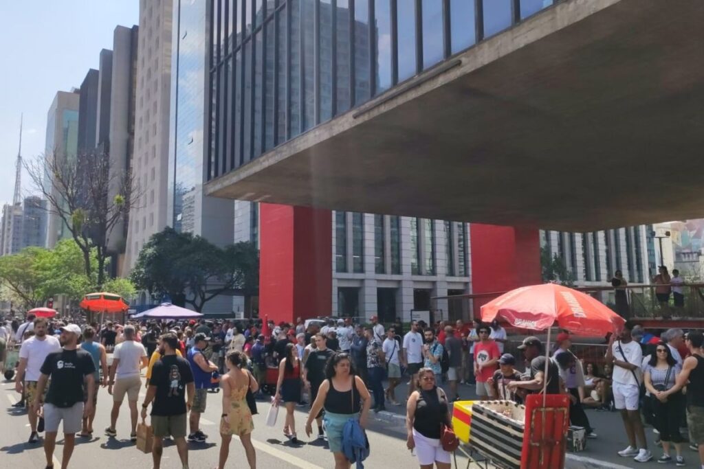 sp:-esquerda-promove-ato-na-paulista-contra-pec-da-blindagem-e-anistia