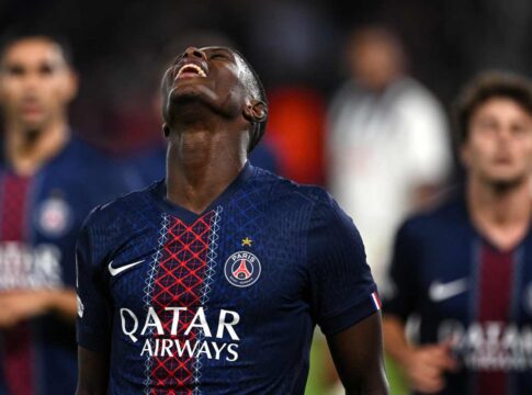 classico-entre-olympique-e-psg-e-adiado-e-pode-afetar-bola-de-ouro