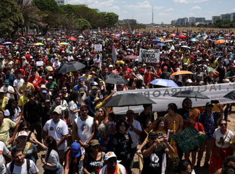 milhares-marcham-no-df-contra-anistia-a-golpistas-e-pec-da-blindagem