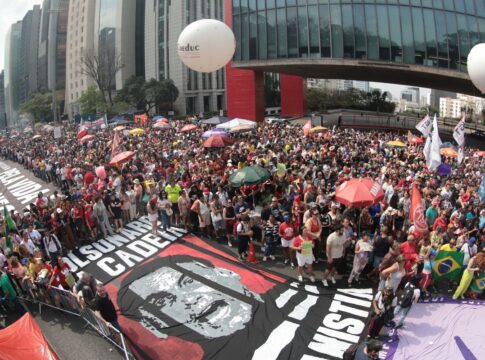 multidoes-ocupam-capitais-contra-anistia-e-pec-da-blindagem