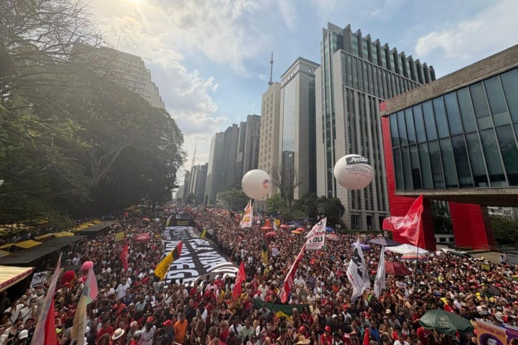 manifestantes-vao-as-ruas-contra-pec-da-blindagem-nas-27-capitais