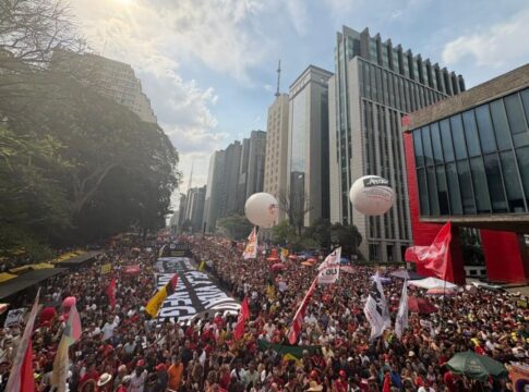 manifestantes-vao-as-ruas-contra-pec-da-blindagem-nas-27-capitais