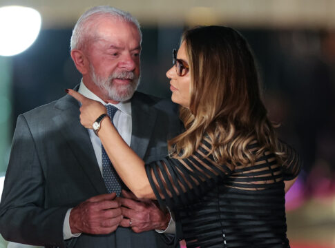 lula-esquece-cinto-e-janja-sai-as-pressas-para-comprar-acessorio-em-ny