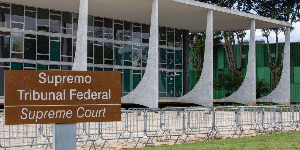 cabe-apenas-ao-stf-autorizar-buscas-no-congresso,-decidem-ministros