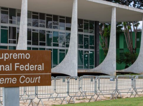 cabe-apenas-ao-stf-autorizar-buscas-no-congresso,-decidem-ministros