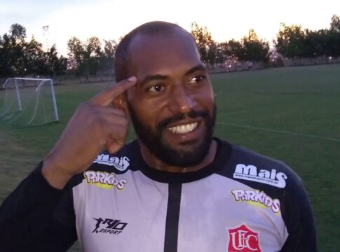 ex-goleiro-sofre-infarto-enquanto-assistia-jogo-e-morre-no-mato-grosso
