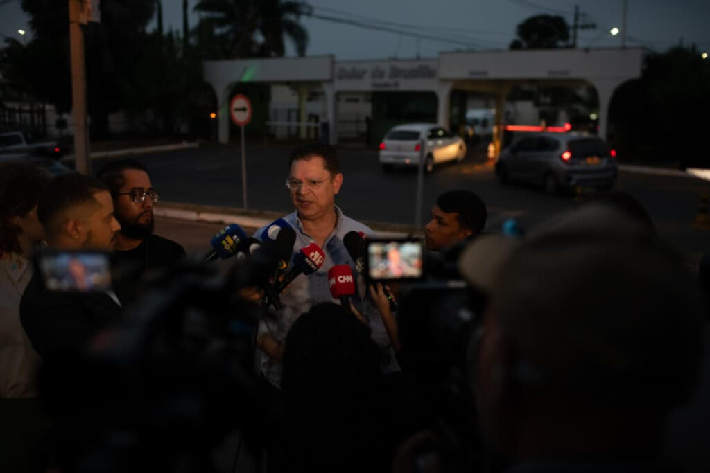 sostenes-diz-que-bolsonaro-esta-“muito-confiante”-no-avanco-da-anistia