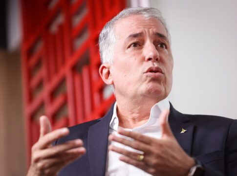 consorcio-e-“solucao-definitiva”-para-transporte-do-entorno,-diz-zeno