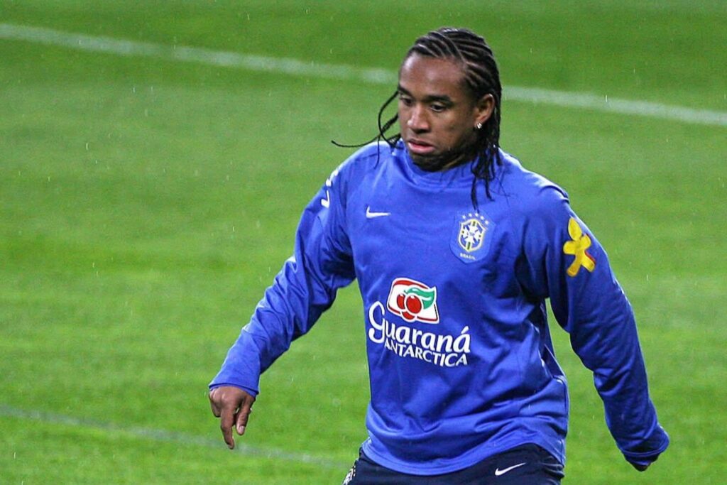 ex-gremio-e-selecao-tem-prisao-decretada-por-nao-pagar-pensao
