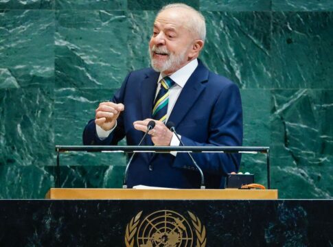 lula-critica-sancoes-e-diz-que-brasil-resiste-na-defesa-da-democracia