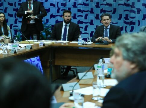 lideres-devem-avaliar-hoje-isencao-do-ir-ate-r$-5-mil,-diz-motta