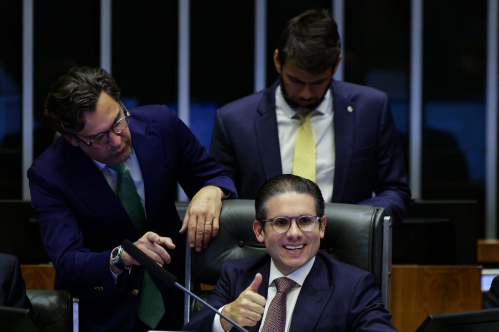 motta-anuncia-que-pl-da-isencao-do-ir-sera-votado-na-proxima-semana