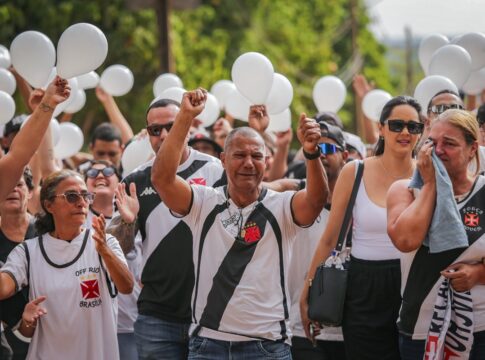 “ate-breve,-meu-filho”,-diz-pai-em-enterro-de-vascaino-morto-por-flamenguistas