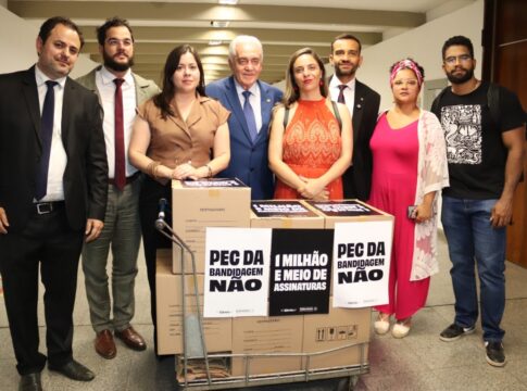 ccj-do-senado-recebe-1,5-milhao-de-assinaturas-contra-pec-da-blindagem