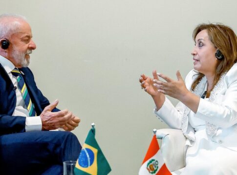 em-nova-york,-lula-se-reune-com-dina-boluarte,-presidenta-do-peru