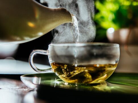 cha-anti-inflamatorio-melhora-cicatrizacao-e-ajuda-na-higiene-intima