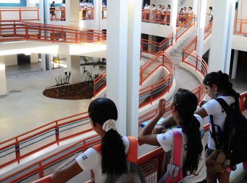 as-meninas-de-escola-publica-e-um-cheiro-de-esperanca-no-ar