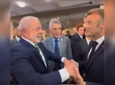 apos-afagos-de-trump,-lula-ganha-elogios-de-macron:-“guerreiro”.-video