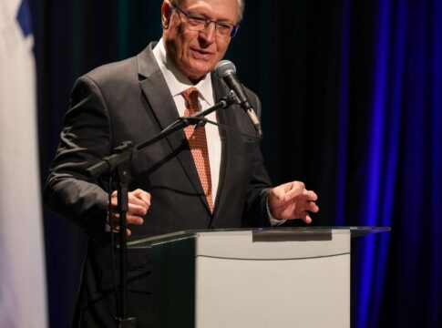 “boa-quimica”-entre-presidentes-vai-ajudar-no-tarifaco,-diz-alckmin