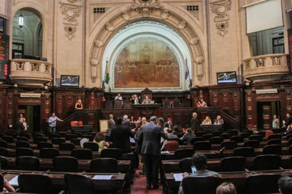 “ta-com-fuzil-na-mao?-tem-que-ser-neutralizado”,-diz-deputado-do-rio