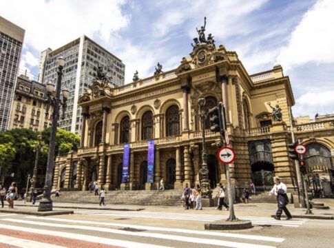 prefeitura-de-sp-tem-48h-para-explicar-chamamento-do-theatro-municipal