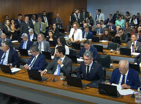 do-pt-ao-pl:-veja-lista-de-senadores-que-rejeitaram-a-pec-da-blindagem