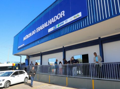 df-tem-mais-de-900-vagas-nesta-quinta.-salarios-chegam-a-r$-5,8-mil