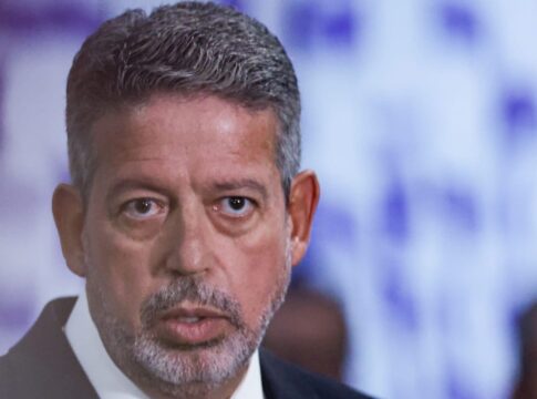 lira-atribui-texto-da-isencao-do-ir-ao-dialogo-e-critica-“politicagem”