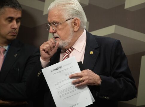 apos-derrubar-blindagem,-lider-de-lula-defende-pec-das-monocraticas