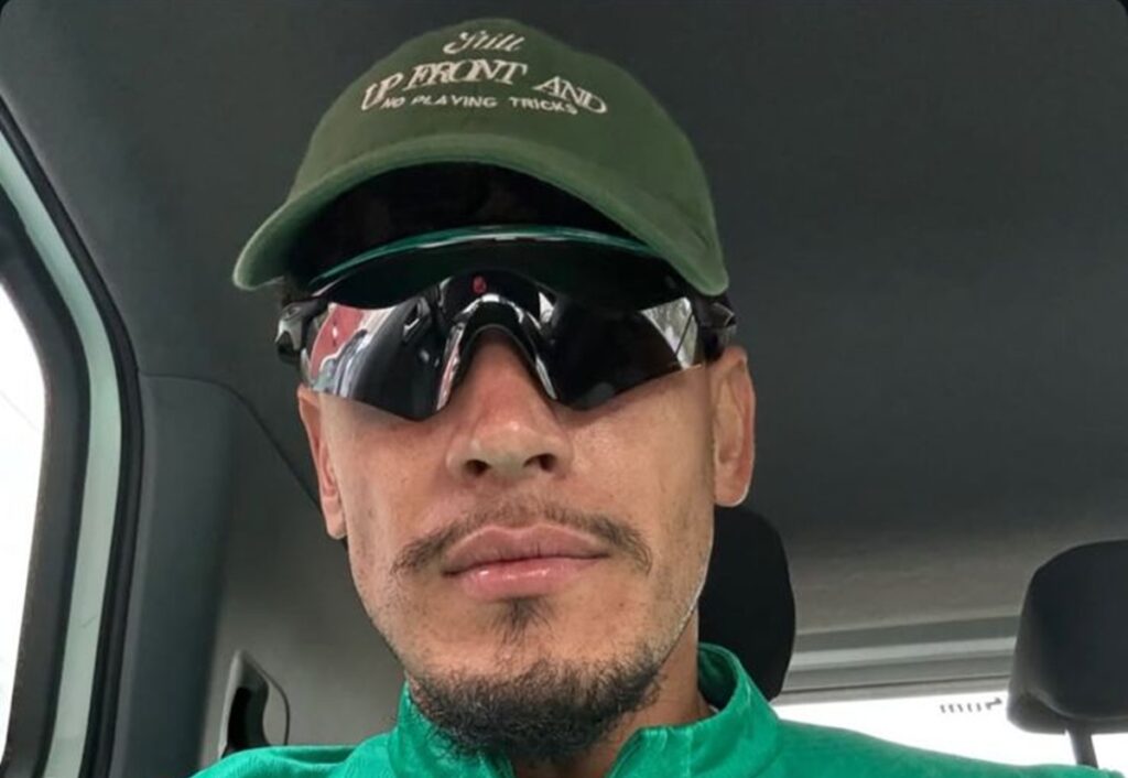 gustavo-gomez-mostra-lesao-no-olho-apos-jogo-contra-river-plate