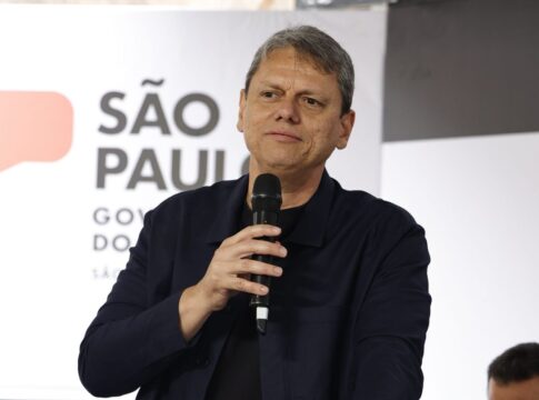 “fraude-astronomica”,-diz-tarcisio-sobre-infiltracao-do-pcc em postos