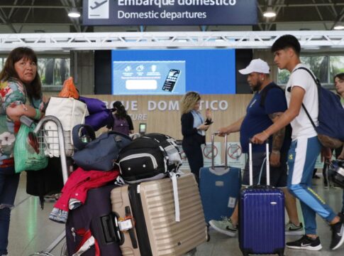 galeao-deve-chegar-a-30-milhoes-de-passageiros-em-3-anos,-diz-ministro