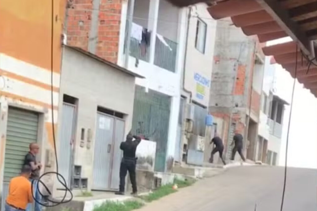 ba:-youtuber-e-preso-apos-atirar-contra-policia-e-usar-filho-de-escudo