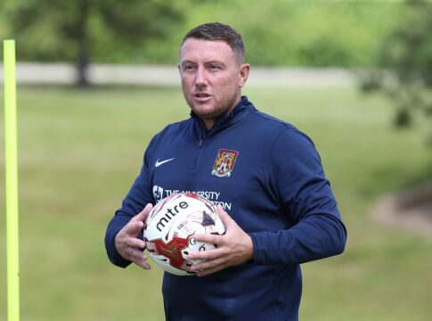 ex-goleiro-da-premier-desafia-wayne-rooney-para-luta-de-boxe.-confira