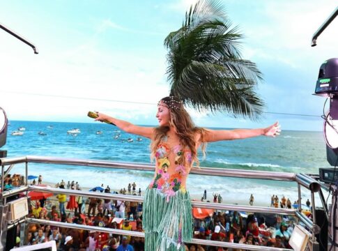 claudia-leitte-rebate-criticas-por-ser-evangelica-e-cantar-no-carnaval