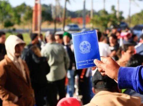df-fecha-a-semana-com-675-vagas;-salarios-chegam-a-r$-2,5-mil
