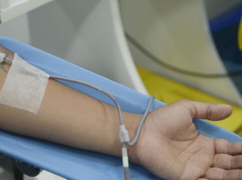 sociedade-de-reumatologia-defende-mais-centros-de-infusao-no-sus