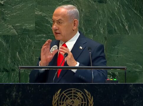 “entreguem-as-armas-e-os-refens”,-diz-netanyahu-ao-hamas-na-onu
