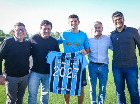 gremio-anuncia-renovacao-do-zagueiro-kanneman;-veja-tempo-de-contrato