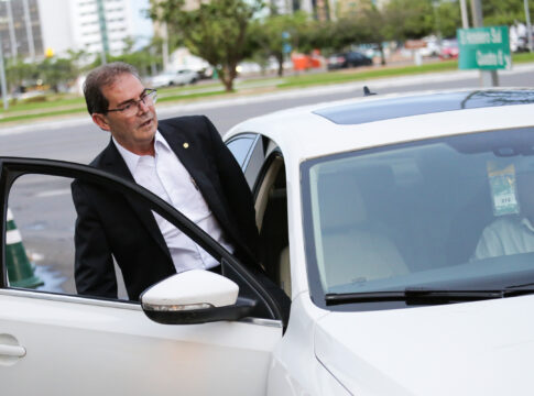 a-festa-no-rio-que-reunira-ministros-do-stf-e-o-relator-da-dosimetria