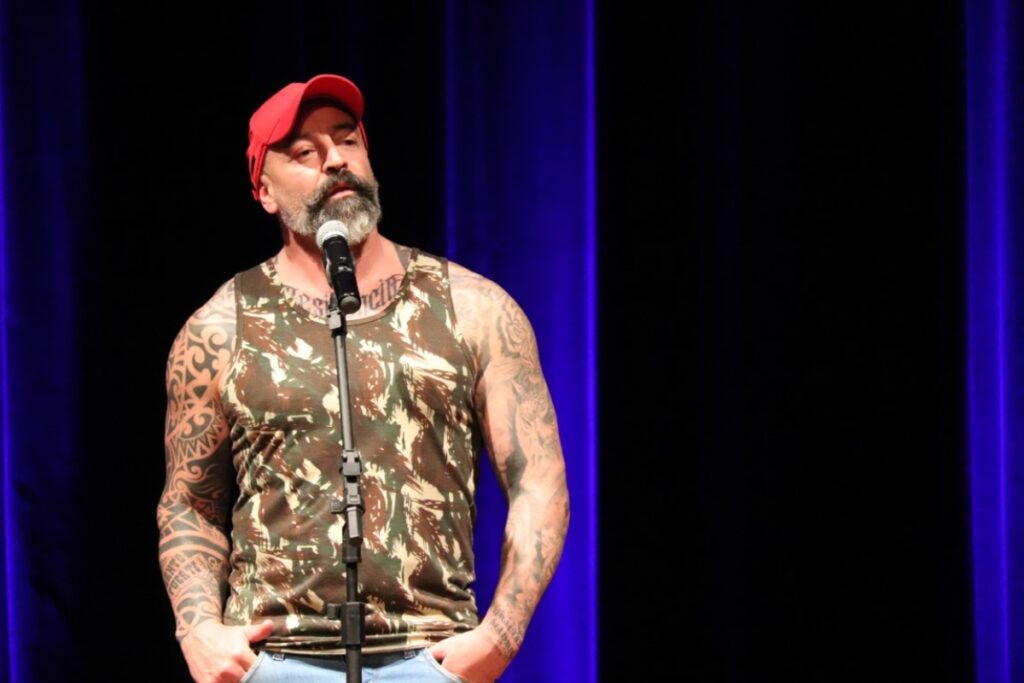 humorista-tem-shows-cancelados-apos-ser-condenado-por-estupro-da-filha