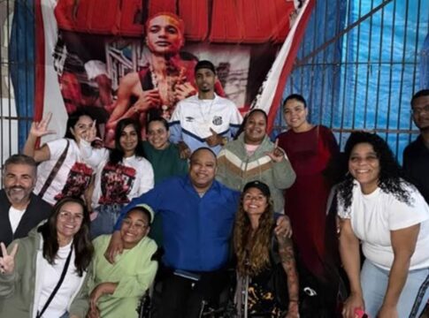 noiva-de-oruam-monta-vigilia-e-faz-oracao-em-bangu-apos-decisao-do-stj