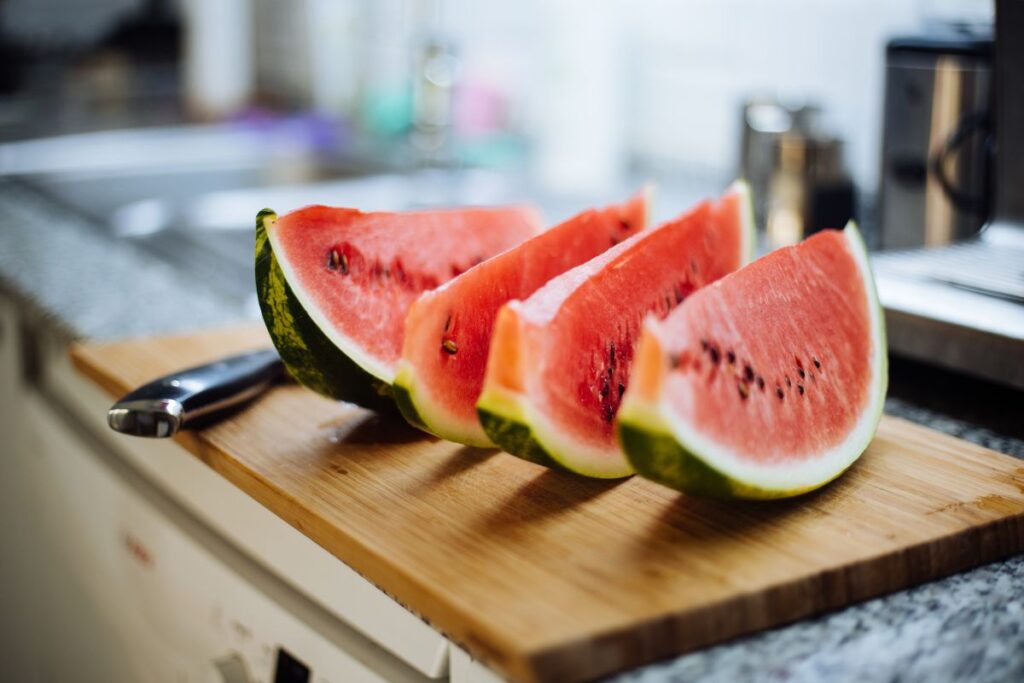 o-tesouro-para-a-saude-que-as-pessoas-jogam-no-lixo-ao-comer-melancia