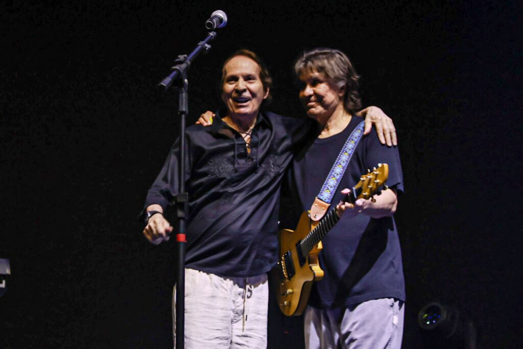 clube-da-esquina,-o-classico-contemporanea-que-conquistou-a-pitchfork