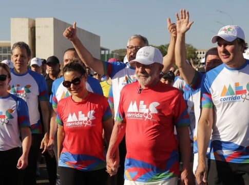lula-participa-de-corrida-em-brasilia:-“nao-tem-motociata”;-video